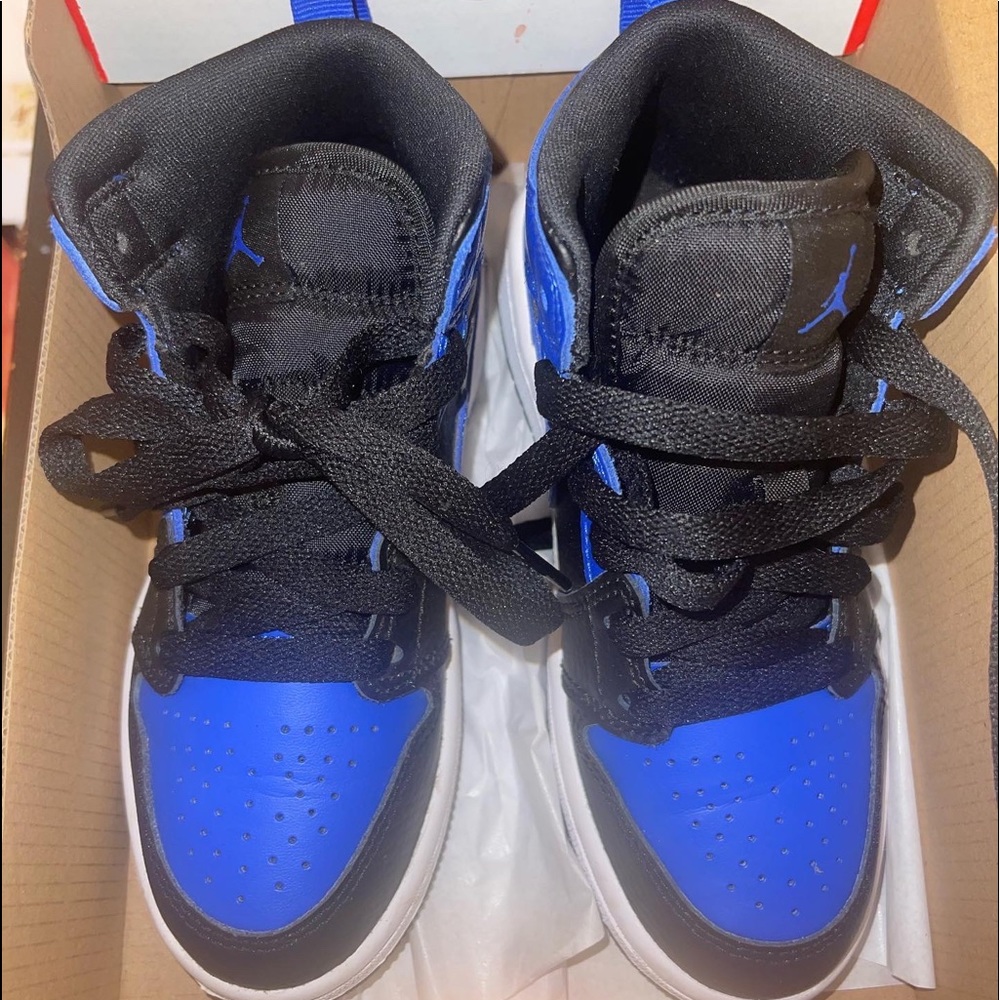 🚫SOLD ON MECARI 🚫Jordan 12c